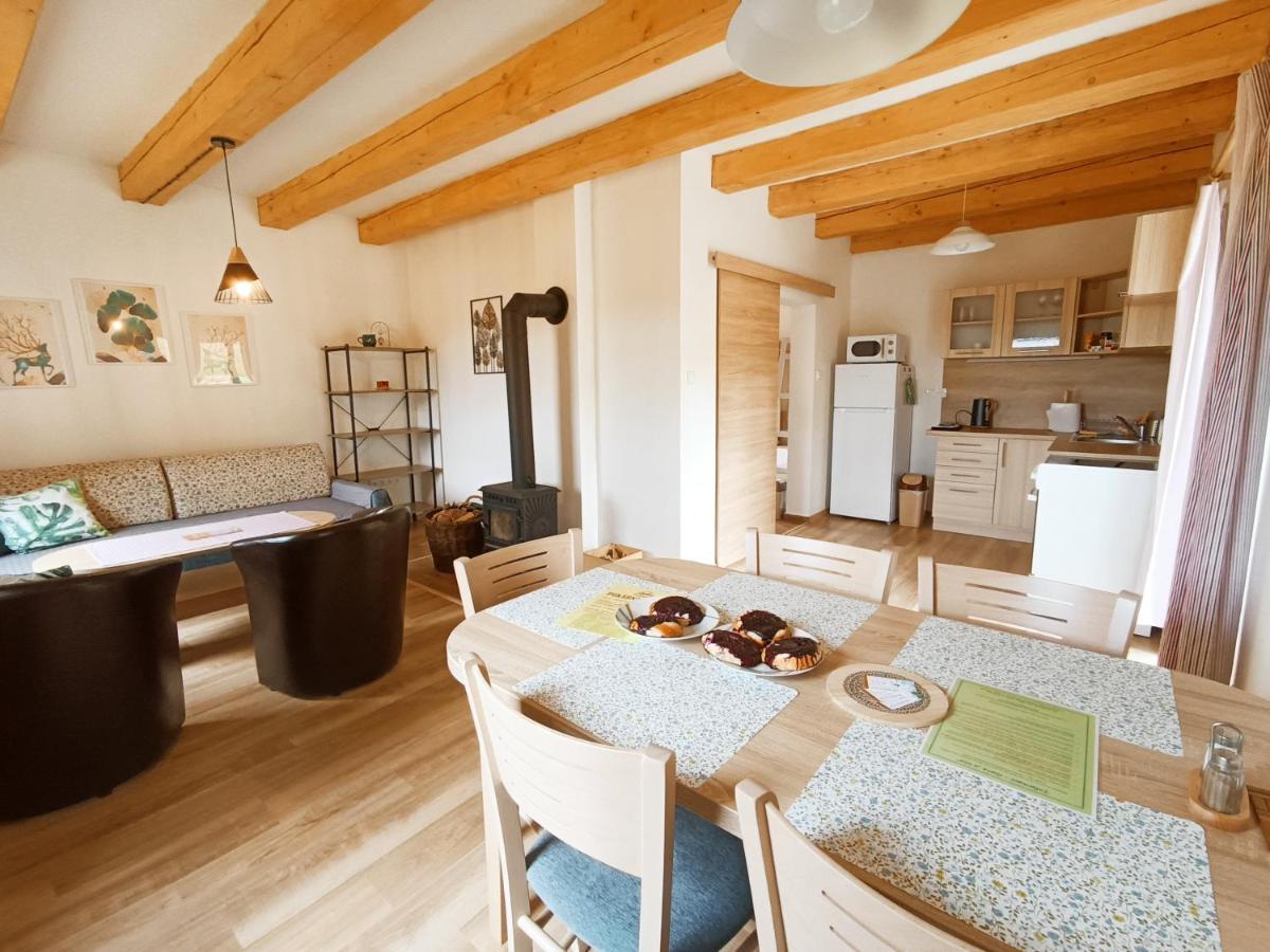 Klidna Lokalita Na Kraji Lesa, Cely Dum S Uschovnu Kol Villa Nová Bystřice Buitenkant foto