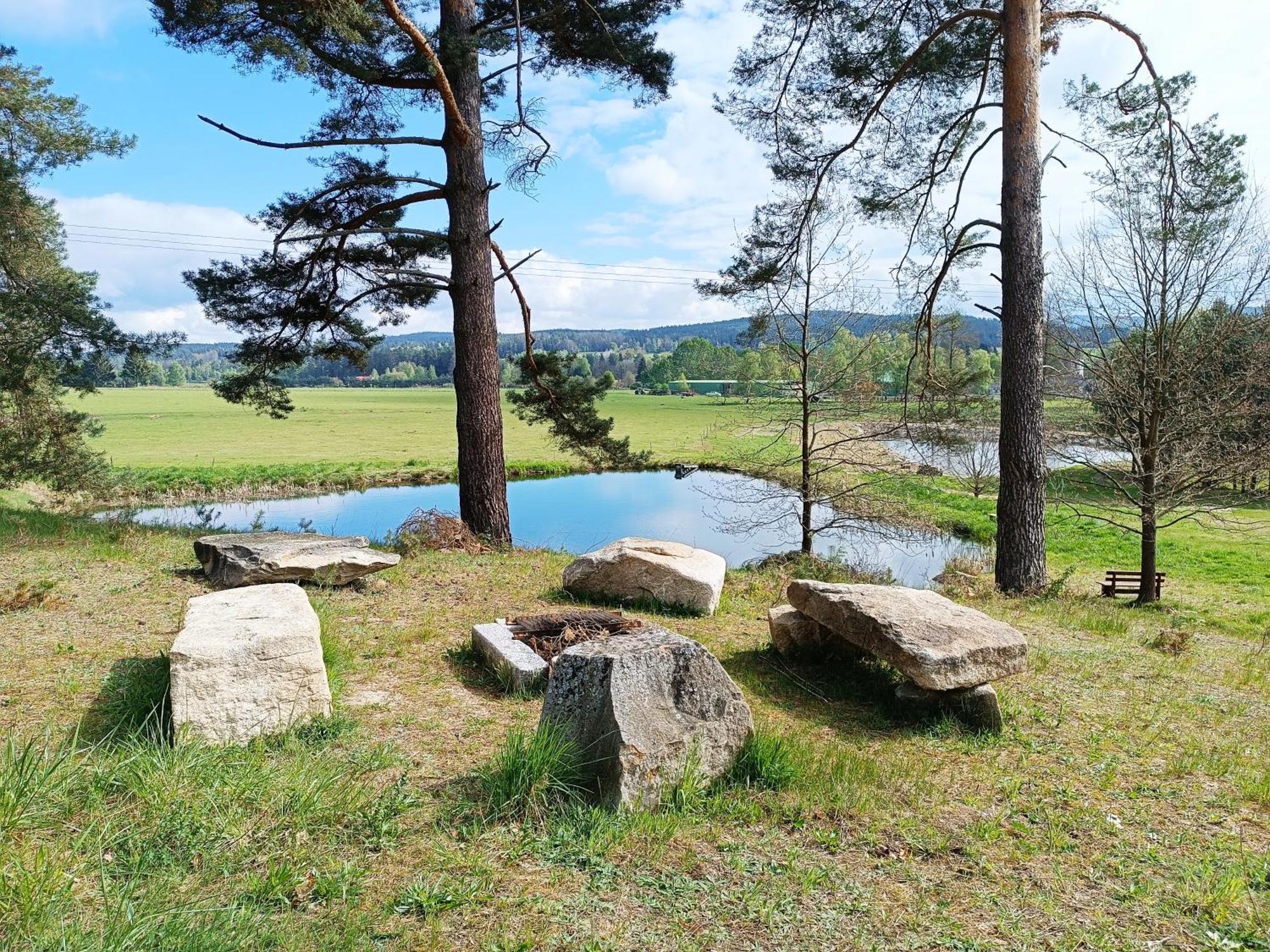 Klidna Lokalita Na Kraji Lesa, Cely Dum S Uschovnu Kol Villa Nová Bystřice Buitenkant foto