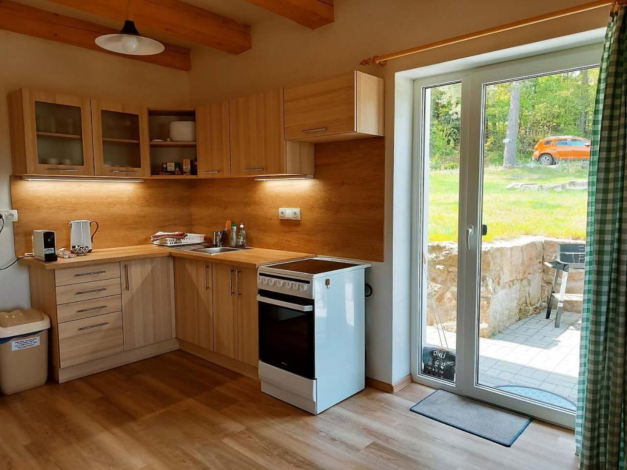 Klidna Lokalita Na Kraji Lesa, Cely Dum S Uschovnu Kol Villa Nová Bystřice Buitenkant foto